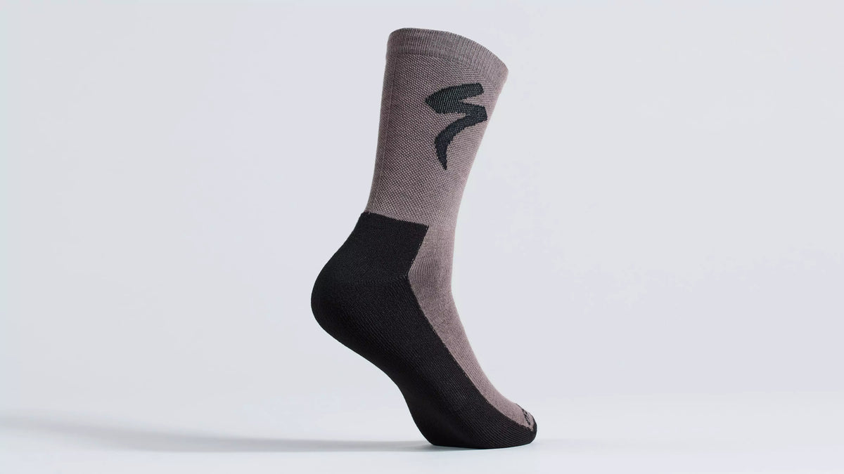 CALCETA PRIMALOFT LIGHTWEIGHT TALL LOGO SOCK GUN M